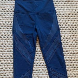 NWOT Alo Yoga High Waisted Epic Legging